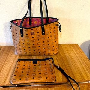 Medium MCM tote bag and wristlet pouch